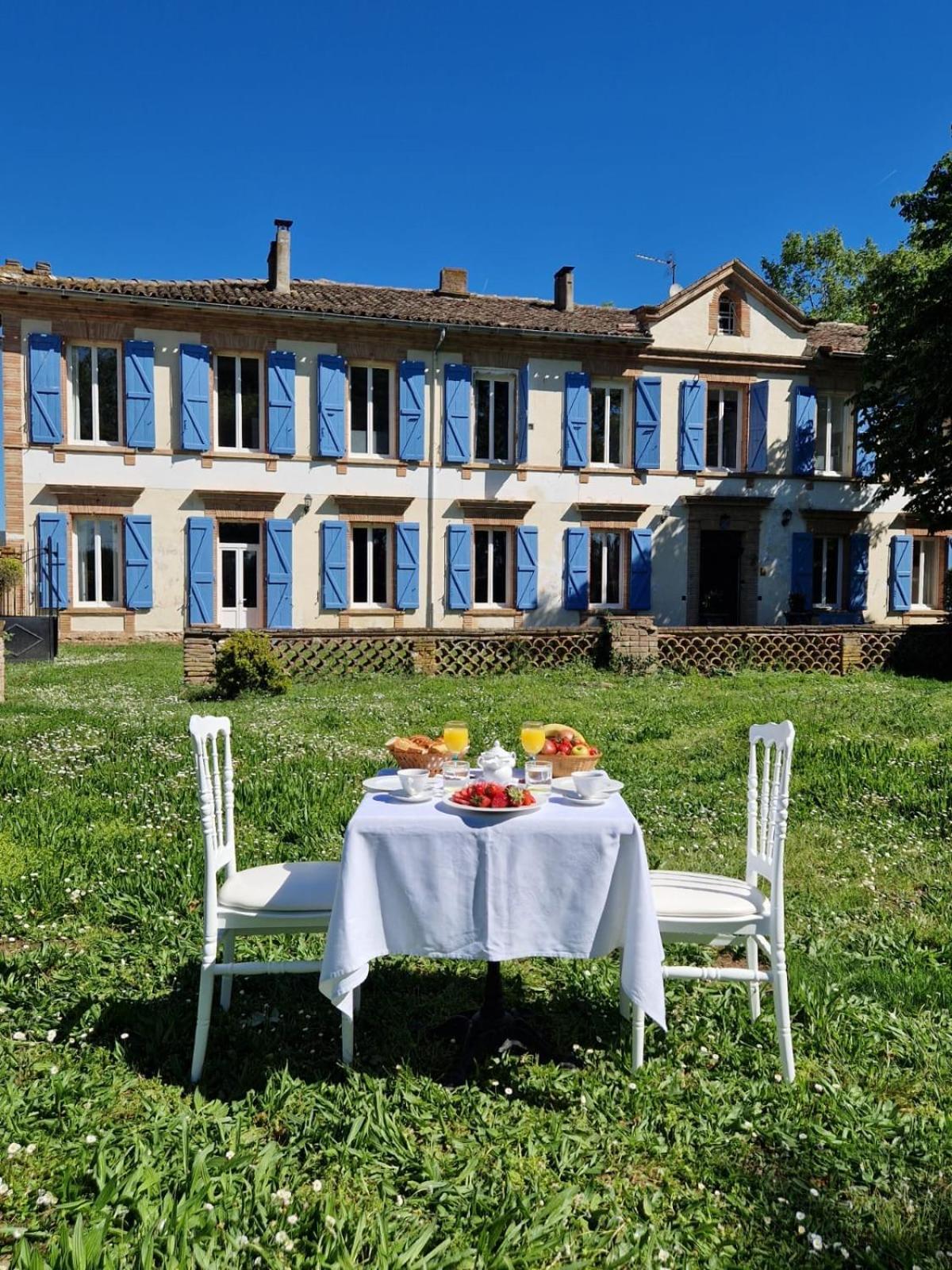 Le Manoir De Lisle Hotel Екстериор снимка