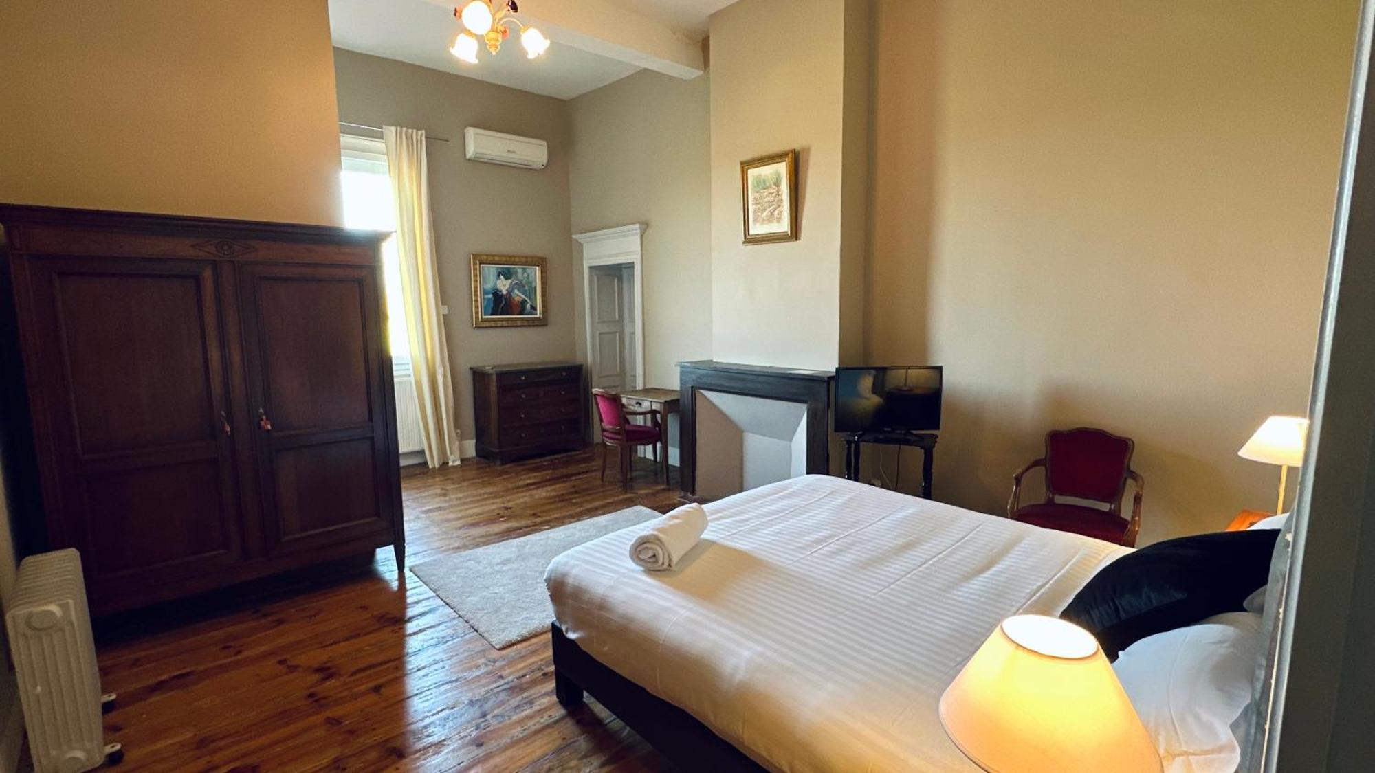 Le Manoir De Lisle Hotel Екстериор снимка